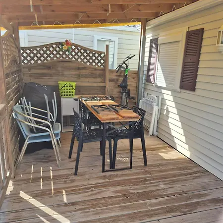 Mobil-home Le Provencal 营地 *